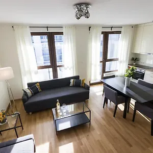 Big Apart-old Town- 3 Rooms- 10 People- Garage- Lift- New Building Apartament Wrocław